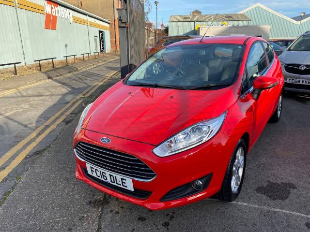 Ford Fiesta 1.25 82 Zetec 3dr Petrol Manual Hatchback Petrol Red